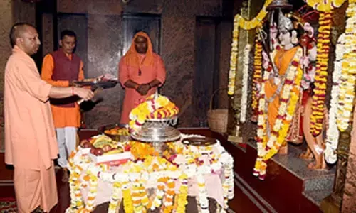 Uttar Pradesh News: देवी पाटन मंदिर में सीएम योगी ने किया दर्शन-पूजन