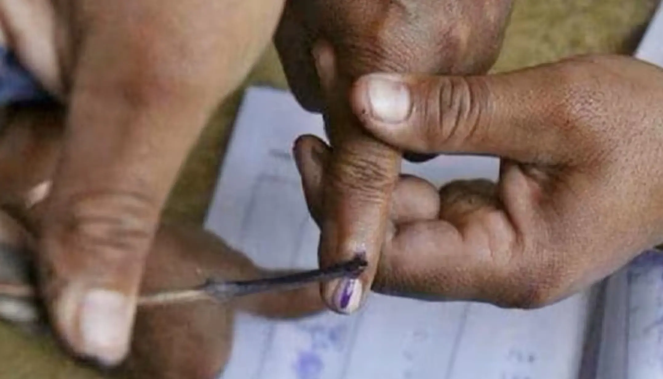 CG उपचुनाव: मतदाता फोटो सहित इन 12 वैकल्पिक दस्तावेज दिखाकर भी कर सकते हैं मतदान...