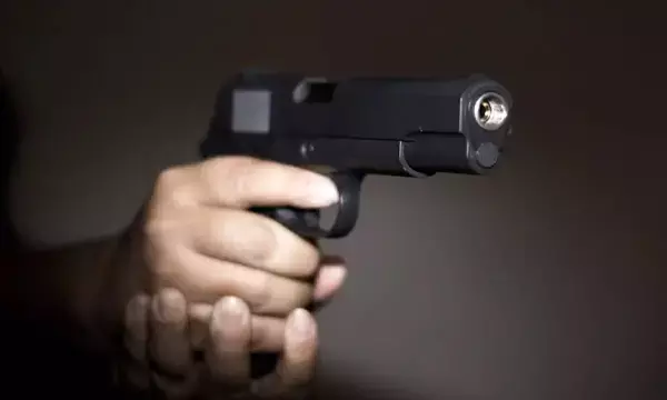 Muzaffarpur News: यूपी में खाकी शर्मसार, पुलिसकर्मी ने टीचर से मांगा तंबाकू, देने से इंकार किया तो गोली मारकर कर दी हत्या