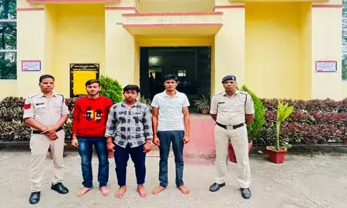 रायगढ़ न्यूज़: सरकारी हॉस्पिटल के गार्ड ने मरीज के परिजनों से लिया पैसा, पुलिस ने तीन सुरक्षा गार्ड को किया गिरफ्तार