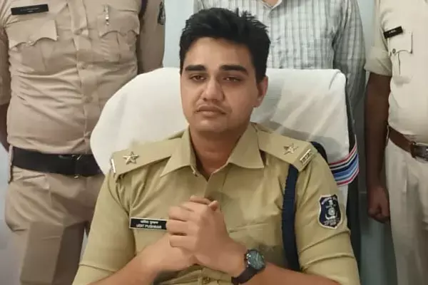 IPS Udit Pushkar: CG: जिम में वर्क आउट के दौरान आईपीएस की बिगड़ी तबीयत, रायपुर किया गया रेफर