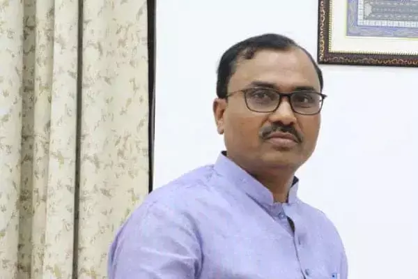 BSP MP Ram Shiromani Verma: बसपा ने श्रावस्‍ती सांसद राम शिरोमणि वर्मा को पार्टी से किया बाहर, लगा ये आरोप