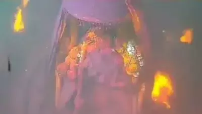 बड़ी घटना: उज्जैन के महाकाल मंदिर के गर्भगृह में आग, पुजारी समेत 13 लोग झुलसे, जांच के आदेश