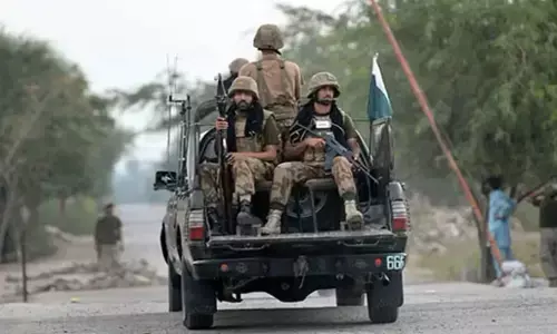 Pakistan Attack: पाकिस्तान के दूसरे सबसे बड़े नौसेना एयरबेस पर टेरर अटैक, चार आतंकी ढेर. बलूचिस्तान लिबरेशन आर्मी ने ली जिम्मेदारी