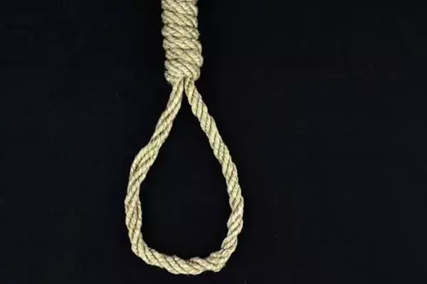 Bhopal News: भोपाल में दिल दहला देने वाली घटना, माँ ने तीन बेटियों संग लगाई फांसी, माँ समेत 3 की मौत