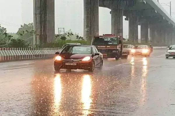 Bihar Weather Update: बिहार में 13 जिलों में बारिश के आसार, मौसम विभाग ने जारी किया अलर्ट