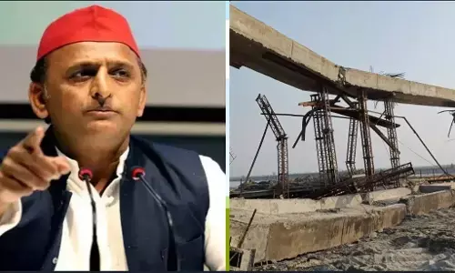 Bulandshahr Bridge Collapse: बुलंदशहर में गंगा नदी पर बन रहा निर्माणाधीन पुल भरभरा कर गिर गया, अखिलेश यादव ने साधा निशाना