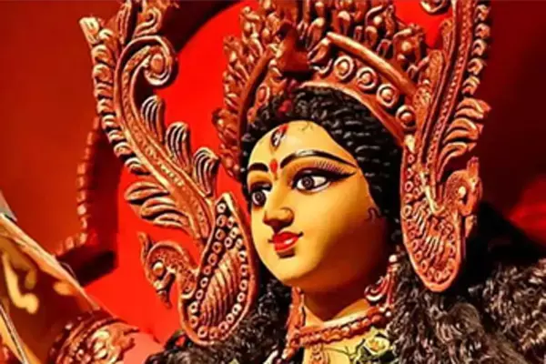 Navratri 2024 Maa Durga: आखिर क्यों और कैसे हुआ मां दुर्गा का जन्म, जानिए कहां से मिली इतनी शक्तियां और नवदुर्गा में कैसी...