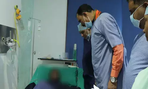 CG: दुष्कर्म पीड़िता को अस्पताल देखने पहुंचे स्वास्थ्य मंत्री, प्रेमी ने धोखे से बुलाया फिर झूमाझटकी में 11 हजार वोल्ट करंट के चपेट मे आ गई