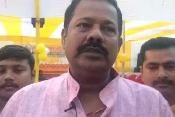 MP Ajay Nishad: मुजफ्फरपुर सीट से टिकट नहीं मिलने से नाराज सांसद अजय निषाद मोदी के परिवार से हुए अलग, कांग्रस में होंगे शामिल