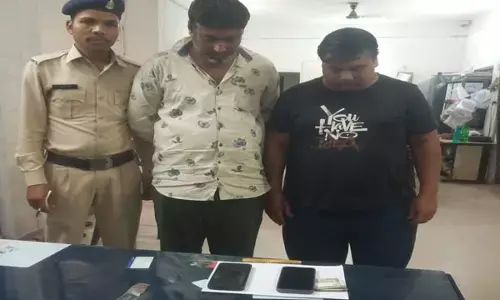 Raipur News: आईपीएल मैच में सट्टा खिलाते दो सगे भाई गिरफ्तार, मंदिर के पास लगवा रहे थे दांव...