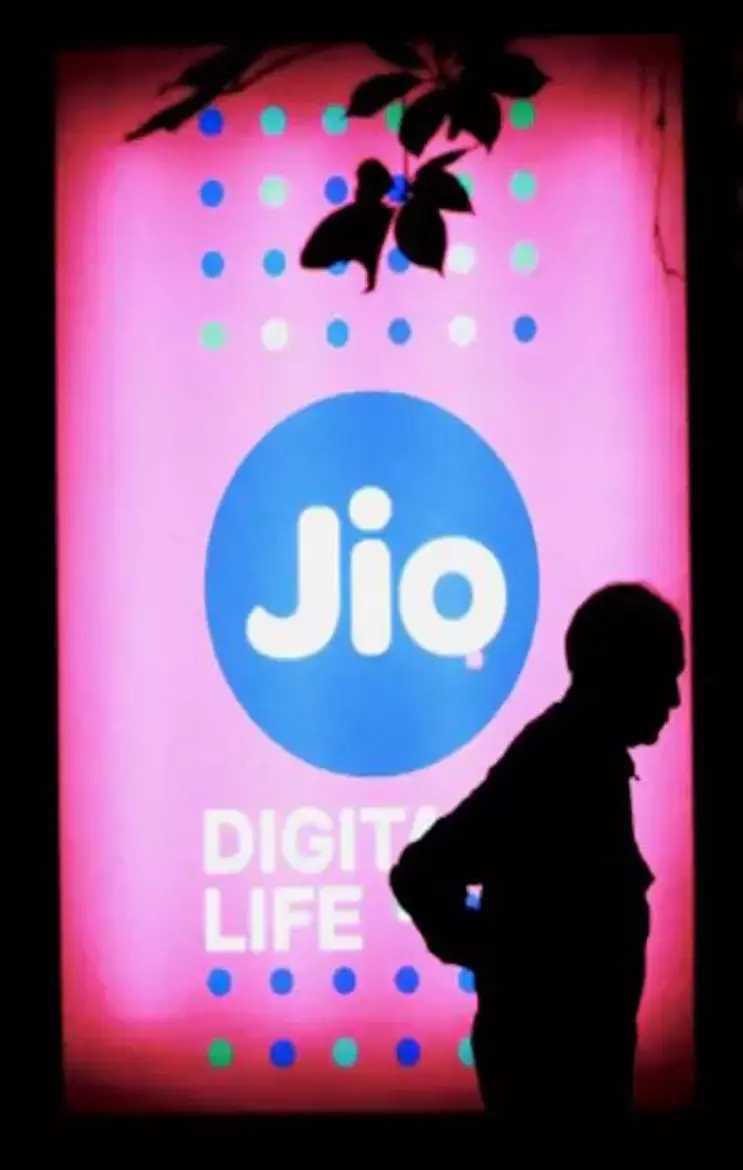 Jio Plan: जियो ग्राहकों के लिए अच्छी खबर: मात्र इतने रुपये में 28 जीबी डेटा के साथ 56 दिनों का मिलेगा वेलिडिटी...