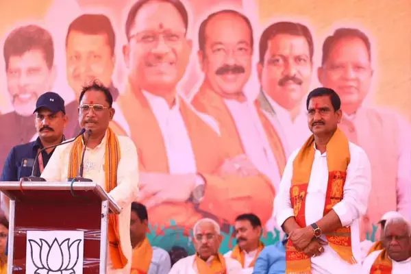 CG News: गोबर तक में भ्रष्टाचार किया, CM का कांग्रेस पर तीखा हमला, बोले-आज उनके नेता और अधिकारी जेल की हवा खा रहे... CG News: गोबर तक में भ्रष्टाचार किया, CM का कांग्रेस पर तीखा हमला, बोले-आज उनके नेता और अधिकारी जेल की हवा खा रहे...