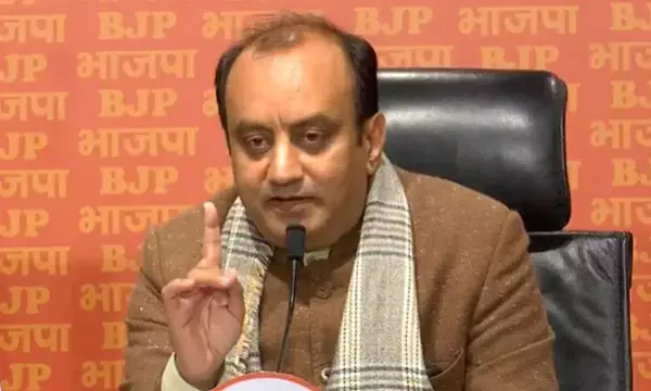 CG News: लाठी चलाने की बात अब दिल्ली तक पहुंची, BJP प्रवक्ता सुधांशु त्रिवेदी ने चरणदास महंत के बयान को बताया मानसिक दिवालियापन CG News: लाठी चलाने की बात अब दिल्ली तक पहुंची, BJP प्रवक्ता सुधांशु त्रिवेदी ने चरणदास महंत के बयान को बताया मानसिक दिवालियापन