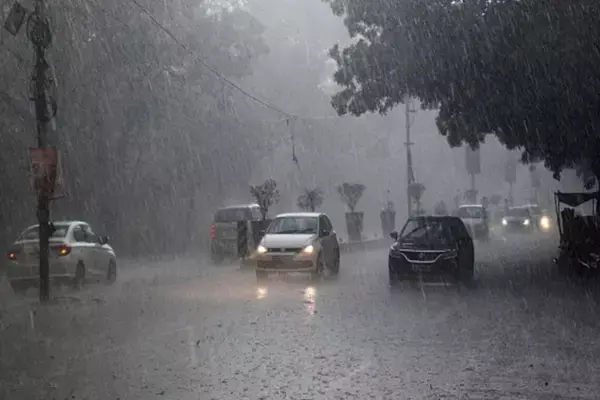 MP Weather Update: मध्य प्रदेश में मौसम लेगा करवट, 18 जिलों में होगी बारिश, मौसम विभाग ने जारी किया अलर्ट
