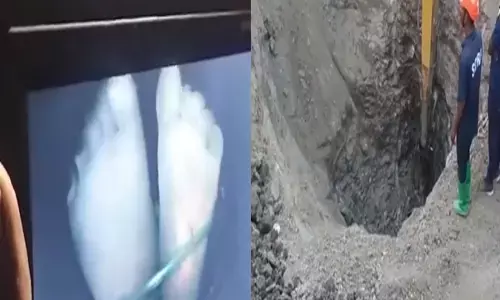 Karnataka News: विजयपुरा में खेलते - खेलते 16 फीट गहरे बोरवेल में गिरा डेढ़ साल का बच्चा, रेस्क्यू ऑपरेशन जारी