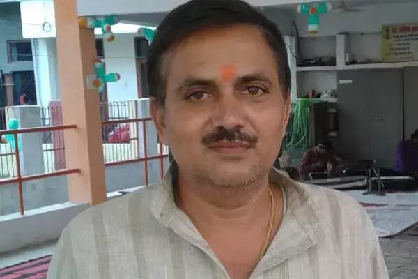 BJP leader Suresh Awasthi: तू मेरी हिट लिस्ट में है , कल के बाद बताता हूं तुझे, BJP नेता की गुंडागर्दी, Video वायरल
