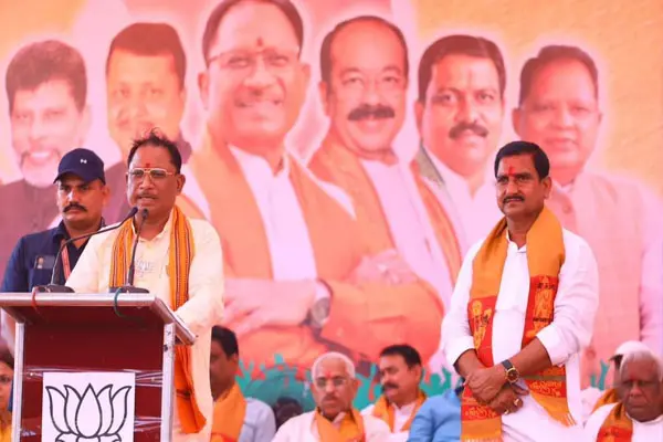 CG News: गोबर तक में भ्रष्टाचार किया, CM का कांग्रेस पर तीखा हमला, बोले-आज उनके नेता और अधिकारी जेल की हवा खा रहे...