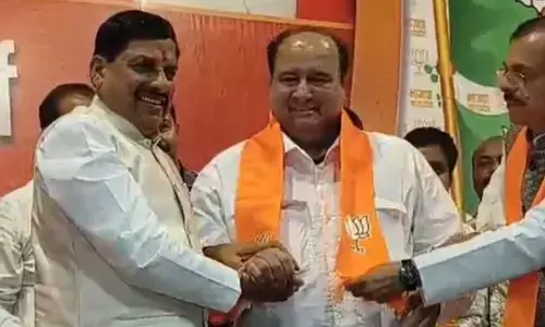 Deepak Saxena Joins BJP: छिंदवाड़ा में कांग्रेस को बड़ा झटका, कमलनाथ के करीबी पूर्व मंत्री दीपक सक्सेना बीजेपी में शामिल