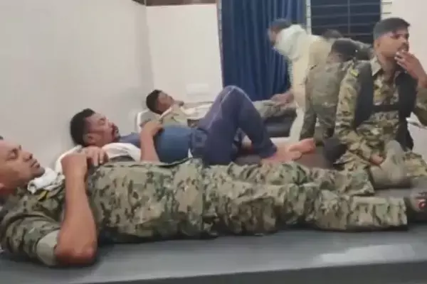 Seoni Accident News: सिवनी में CM की सुरक्षा में ड्यूटी के लिए जा रहे एसएफ जवानों की बस पलटी, 3 की मौत, 21 घायल