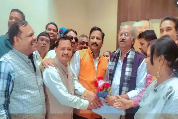 शिक्षामंत्री से मिलेगा टीचर्स एसोसिएशन: सहायक शिक्षको को डीएड ब्रिजकोर्स कराकर सेवा सुरक्षा और शिक्षा विभाग के सभी रिक्त पदों पर पदोन्नति की प्रक्रिया शुरू करने की करेंगे मांग