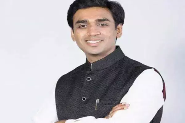 Mitendra Darshan Singh: मध्यप्रदेश युवा कांग्रेस के अध्यक्ष विक्रांत भूरिया ने पद से दिया इस्तीफा, इस नेता को बनाया गया नया अध्यक्ष