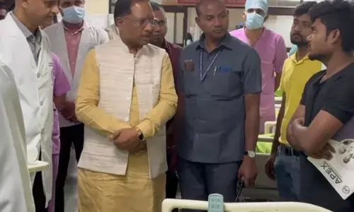 Durg Kumhari Bus Accident: CM विष्णु देव पहुंचे बस एक्सीडेंट में घायल मरीजों से मिलने एम्स, डॉक्टरों को बेहतर उपचार के निर्देश