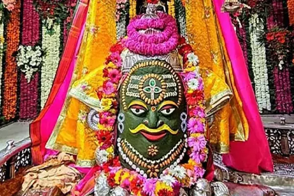 Mahakal Temple Fire: महाकाल मंदिर में अग्निकांड के बाद मंदिर प्रशासन ने बरती सख्ती, इन चीजों पर लगाई रोक