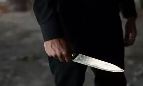 Ashoknagar Crime News: महिला को मोबाईल पर बात करनी की मिली भयानक सजा, सोते समय हाथ काटकर ले गया पति