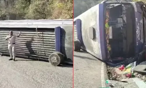 Kangra Bus Accident: हिमाचल प्रदेश के कांगड़ा में दर्दनाक हादसा, श्रद्धालुओं से भरी बस पलटी, 21 यात्री घायल