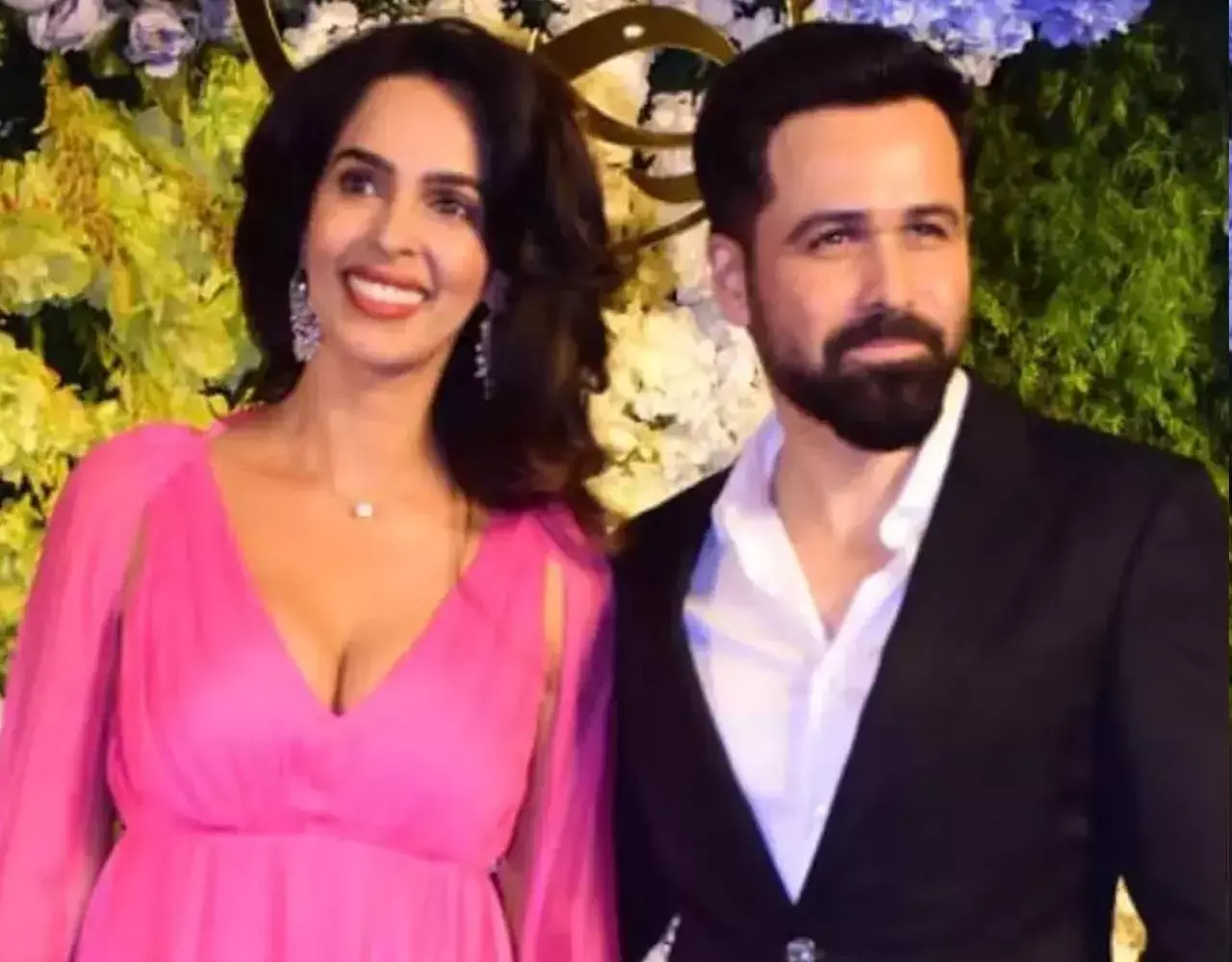 Emraan-Mallika Video: जिसके किसिंग सीन से मची खलबली... 20 साल पहले हुआ था तगड़ा विवाद, अब इमरान-मल्लिका के इस VIDEO ने लगाई सोशल मीडिया में आग...