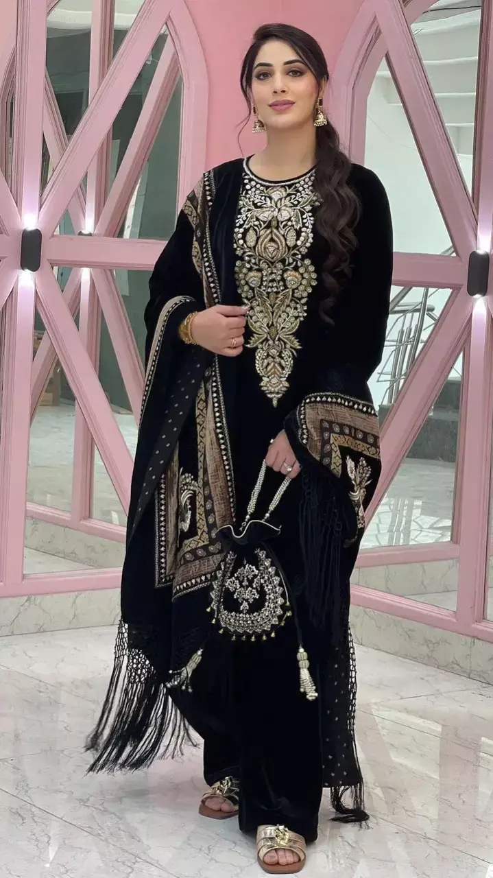 कश्मीरी सूट में IAS अतहर की वाइफ डॉ. महरीन लगीं बेहद खूबसूरत, डिजाइन से लेकर झुमके तक है खास...