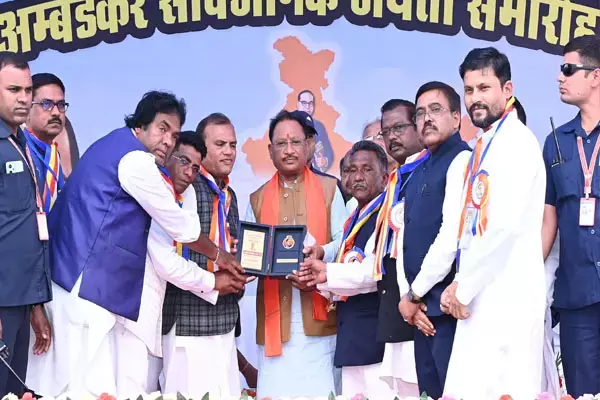 CM Vishnudeo: डॉ. भीमराव अंबेडकर की जयंती पर CM विष्णुदेव ने दी श्रद्धांजलि, संविधान निर्माता को किया सादर नमन...