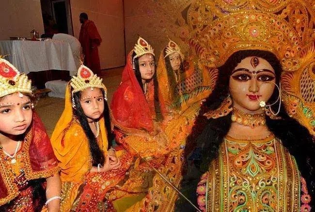 Navaratri Kanya Bhoj : नवरात्रि कन्या भोज थाली... आइये माताओं को खिलाये पूरी, आलू की सब्जी,चना की सब्जी, हलवा और लौकी का रायता