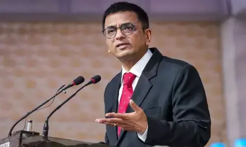 DY Chandrachud News: CJI डीवाई चंद्रचूड़ को 21 रिटायर्ड जजों ने लिखा पत्र, कहा- दबाव बनाकर न्यायपालिका को कमजोर किया जा रहा