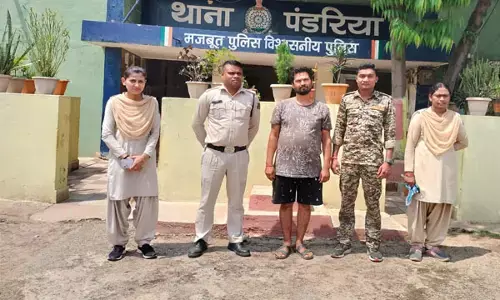 Kawardha News: मुंबई VS चेन्नई सुपर किंग के रनों पर लग रहा था दांव, पुलिस पहुंची तो दो सटोरी पकड़ाए, लेनदेन की पर्ची सहित नगदी जब्त...