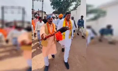 Chhattisgarh Loksabha Chunav 2024: CG चुनावी मैदान में ‘लठैत’ की इंट्री: एक सीट से उठी चिंगारी, पूरे प्रदेश में फैली आग