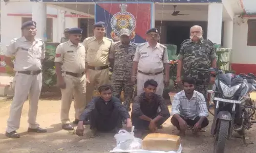 Dhamtari News: धमतरी पुलिस की गांजा तस्करों पर कार्रवाई, तीन आरोपी गिरफ्तार