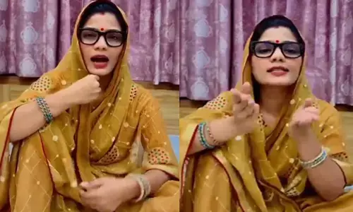 Neha Singh Rathore Song: रीवा म का बा: यूपी-बिहार के बाद नेहा सिंह राठौर ने गाया, रीवा म का बा, बीजेपी सांसद जनार्दन पर साधा निशाना, Video वायरल