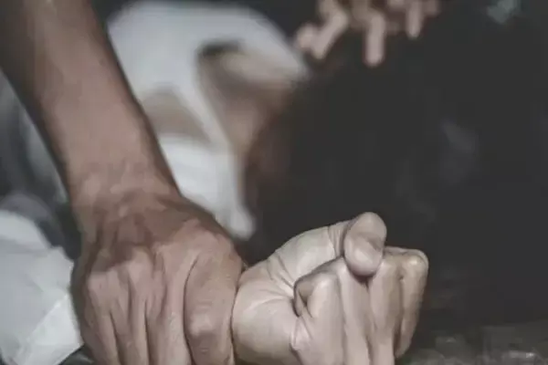 Guna Rape Case: गुना में लव जिहाद! दुष्कर्म कर, युवती के जख्मों पर मिर्च डाले, होंठ चिपकाए , मामले में भड़के ज्योतिरादित्य सिंधिया