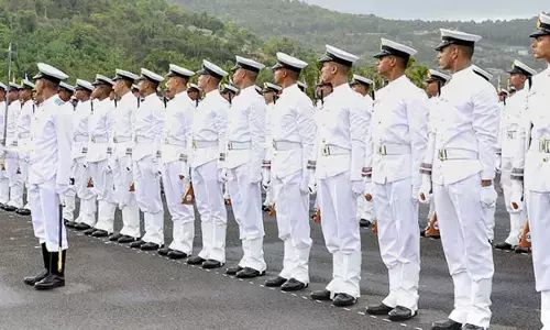 JOB Alert: Indian Navy Recruitment 2024: इंडियन नेवी में नौकरी तलाश रहे युवाओं के लिए Good News, 300 पदों पर होगी भर्ती, जल्दी करें आवेदन