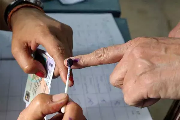 Raipur Loksabha Chunav 2024: वोटरों की बल्‍ले-बल्‍ले: चेम्‍बर आफ कामर्स का ऑफर, मोबाइल, कपड़ा से लेकर होटल और अस्‍पताल में छूट