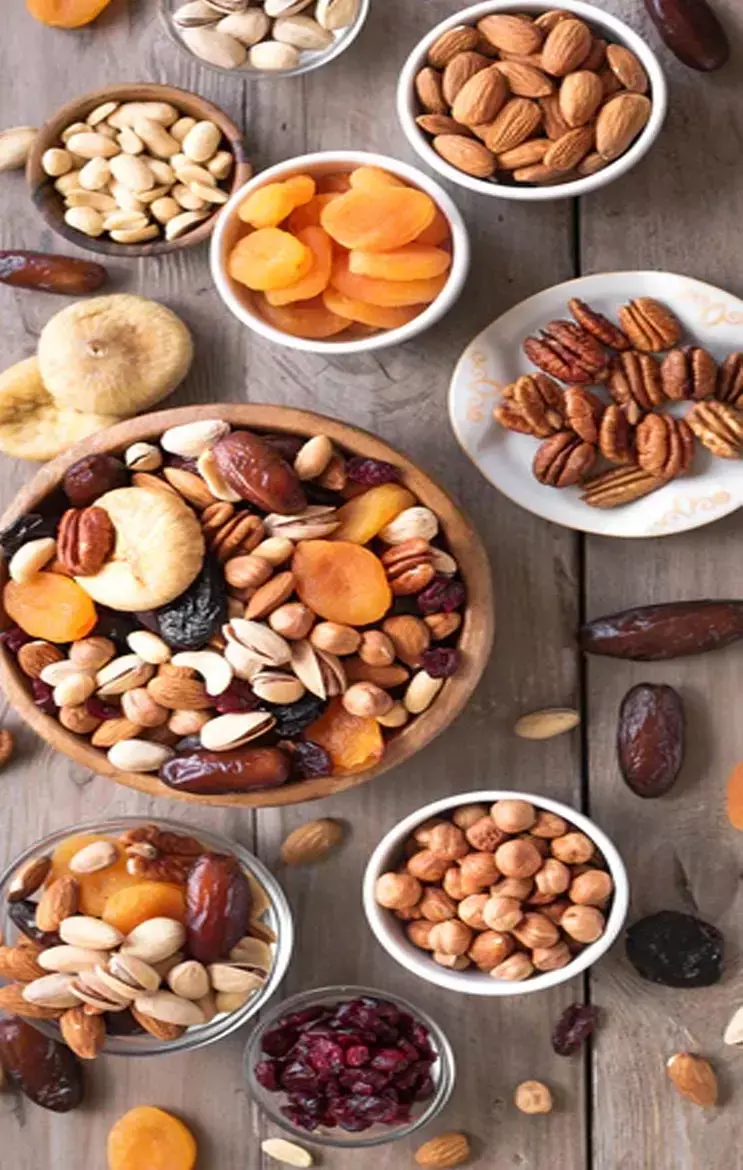Vitamin B12 Rich Dry Fruits: वेजिटेरियन्स, विटामिन बी12 की हो गई है कमी? तो खास आपके लिए हैं ये नट्स और सीड्स...