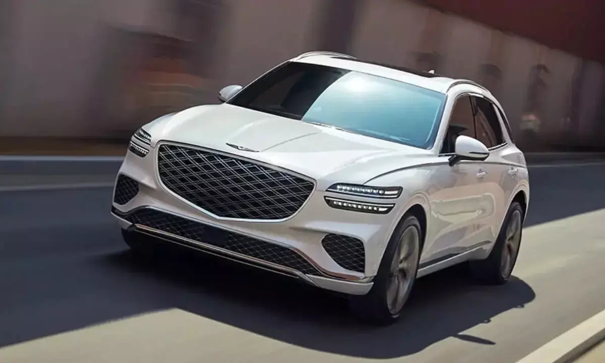 Hyundai Luxury Car News: जेनेसिस की नई धांसू गाड़ी Genesis GV70 हुई लॉन्च, 27 इंच के बड़े डिस्प्ले ने मचाया धमाल!