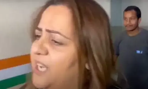 Radhika Kheda: विवाद के बाद पहली बार कांग्रेस भवन पहुंची राधिका: बंद कमरे में पीसीसी चीफ के साथ चल रही बैठक, मां बना रही वीडियो...