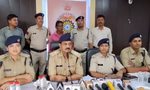 Bilaspur Crime News: पत्नी के प्रेमी को पति ने दी खौफनाक सजा, हत्या कर जलाया, अंधे कत्ल की गुत्थी सुलझाने पुलिस को गांव में करना पड़ा 12 दिन कैंप...