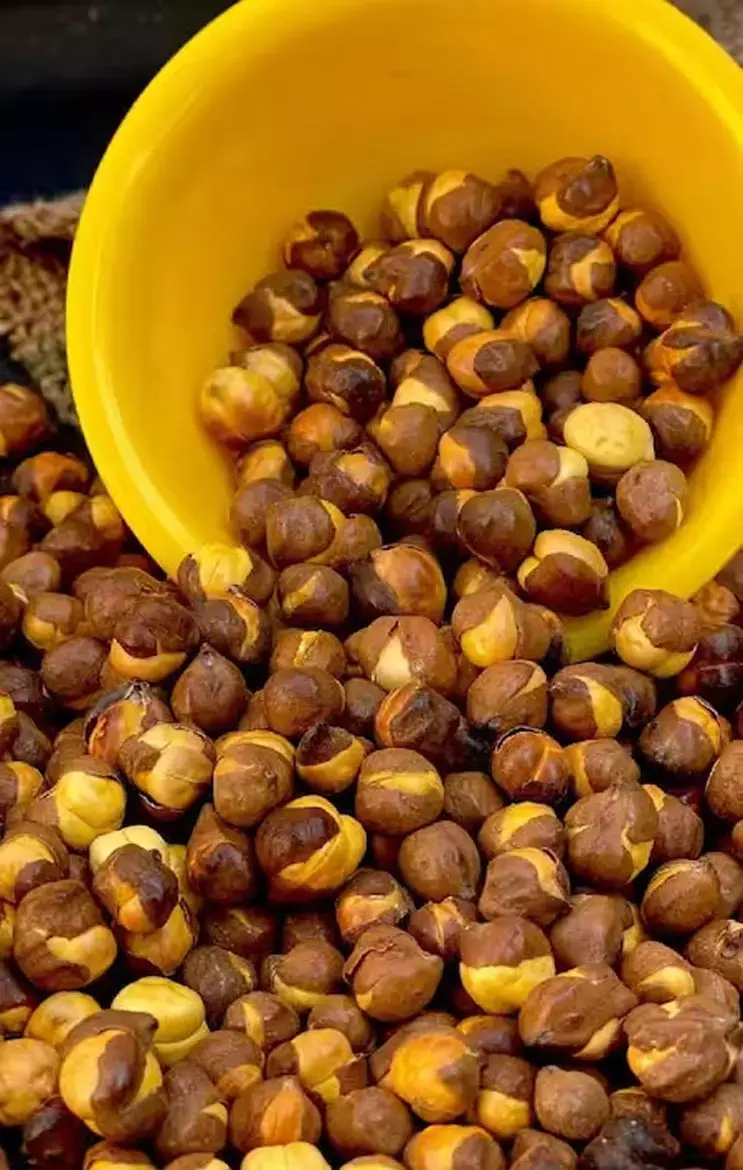 Bhune Chane Ke Chilke Ke Fayde: मत फेंकिए भुने चने के छिलके, वरना गंवा देंगे ये सारे फायदे...