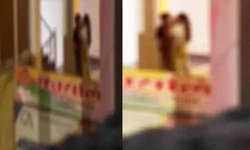 Durg News: बीजेपी विधायक के कार्यालय के ऊपर प्रेमी ने प्रेमिका के साथ की अश्लील हरकत, Video वायरल...