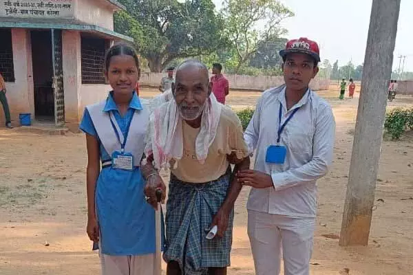 रायगढ़ में 18.05 लोग कर चुके मतदानधरमजयगढ़	19.2 ... ... Third phase of voting in Chhattisgarh: तीसरे चरण के लिए मतदान शुरू: CG की 7 सहित देश की 93 सीटों के लिए वोटिंग, राज्य में 1 करोड़ 39 लाख वोटर करेंगे 168 प्रत्‍याशियों के भाग्‍य का फैसला