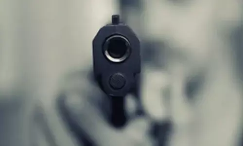 Morena News: मुरैना में साइबर सेल प्रभारी के पैर में लगी गोली, हालत गंभीर, एसआई गंभीर हालत में ग्वालियर रेफर